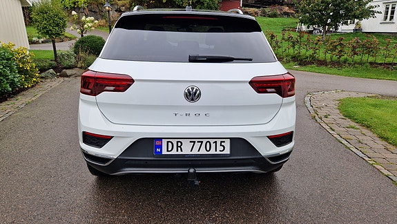 Volkswagen T-Roc 3 of 23