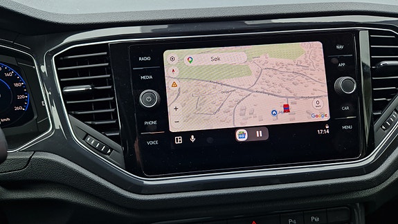 Volkswagen T-Roc 15 of 23