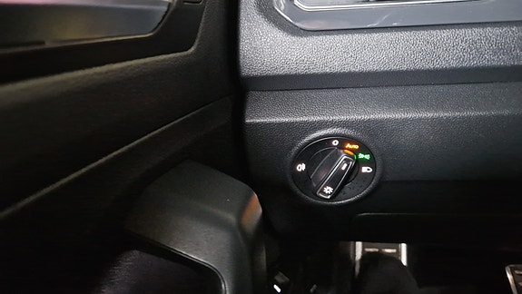 Volkswagen T-Roc 19 of 23