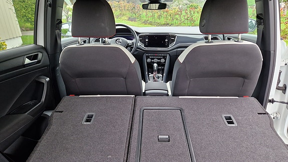 Volkswagen T-Roc 6 of 23