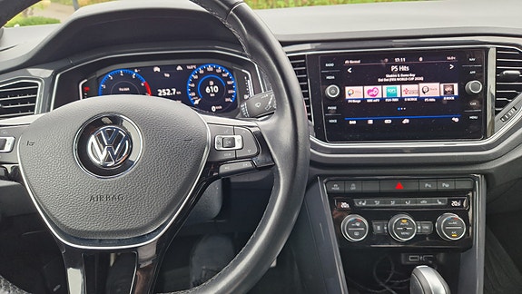 Volkswagen T-Roc 7 of 23