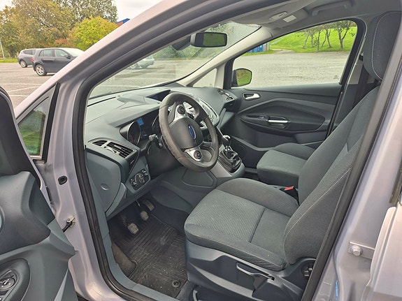 Ford C-Max 7 of 11