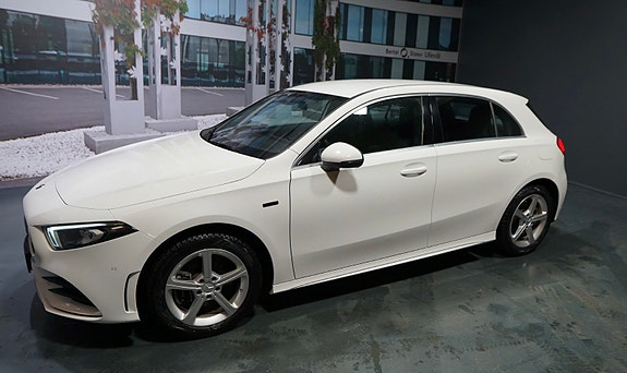 Mercedes-Benz A250 e 2 of 18