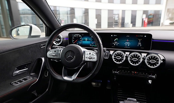 Mercedes-Benz A250 e 8 of 18