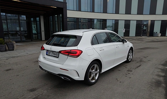 Mercedes-Benz A250 e 5 of 18