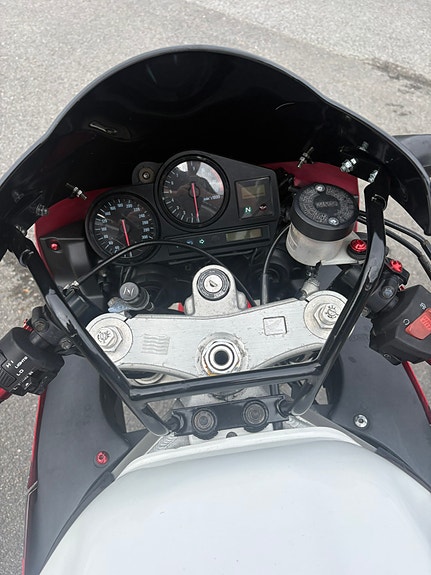 Honda CBR 900 RR 11 of 11