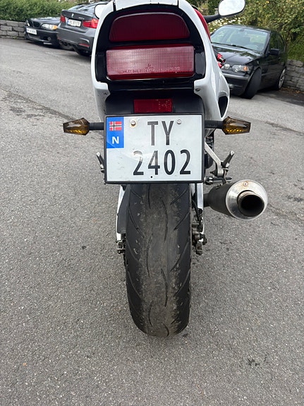 Honda CBR 900 RR 7 of 11