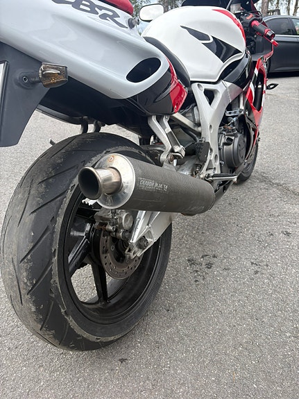 Honda CBR 900 RR 5 of 11