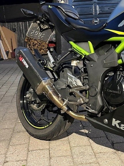 Kawasaki Ninja 125 11 of 16