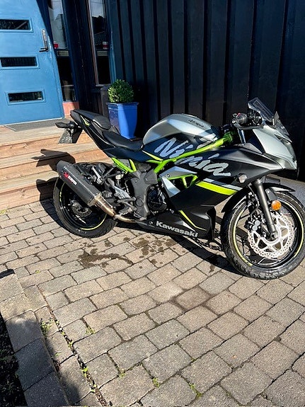 Kawasaki Ninja 125 3 of 16