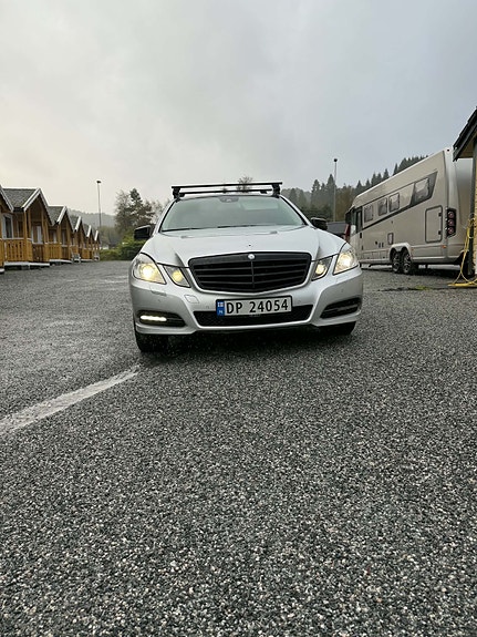 Mercedes-Benz E200 d 2 of 11