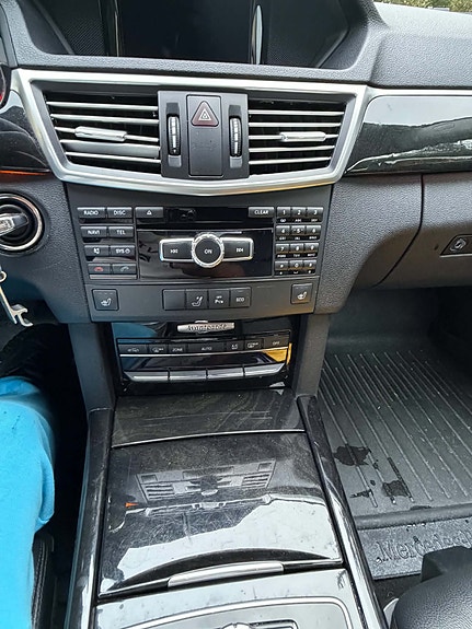 Mercedes-Benz E200 d 11 of 11