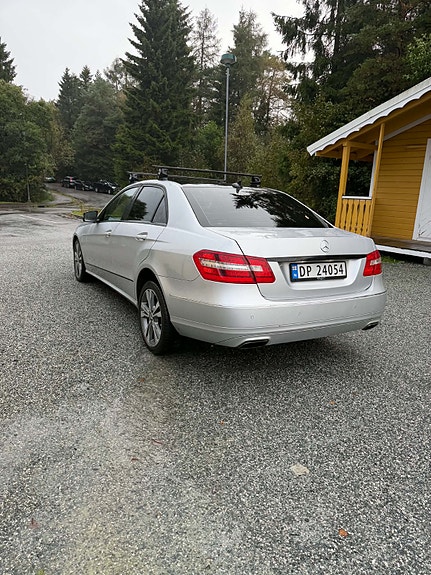 Mercedes-Benz E200 d 4 of 11