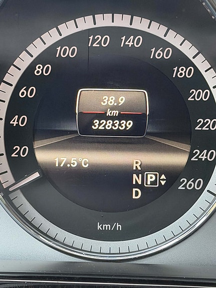 Mercedes-Benz E200 d 10 of 11