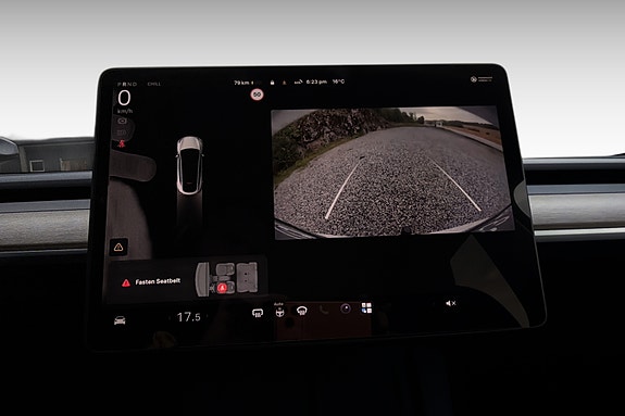 Tesla Model Y 19 of 21