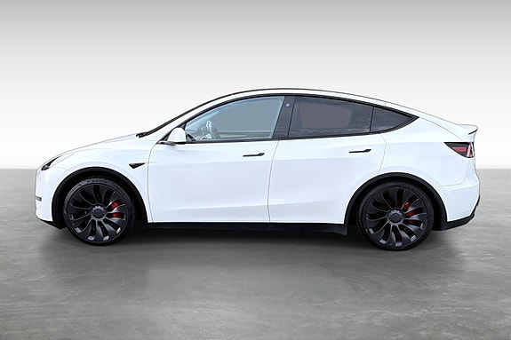 Tesla Model Y 4 of 21