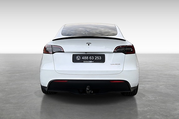 Tesla Model Y 6 of 21