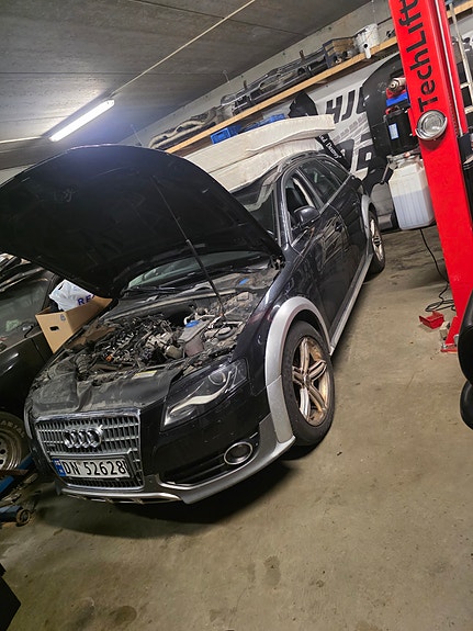 Audi A4 allroad 2 of 9