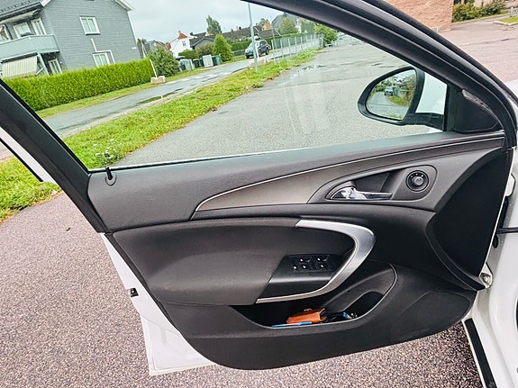 Opel Insignia 7 of 24