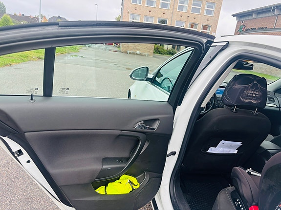 Opel Insignia 10 of 24