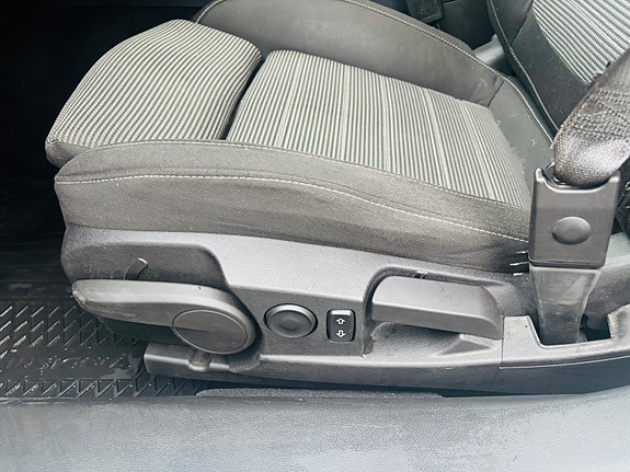 Opel Insignia 12 of 24