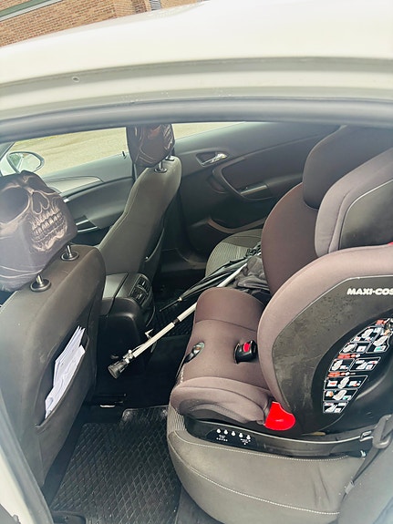 Opel Insignia 8 of 24