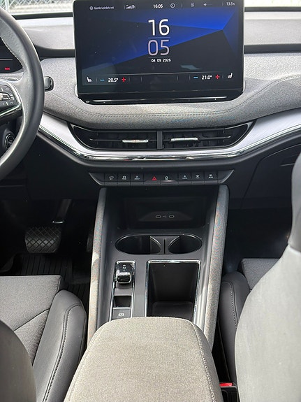 Skoda Enyaq 7 of 26