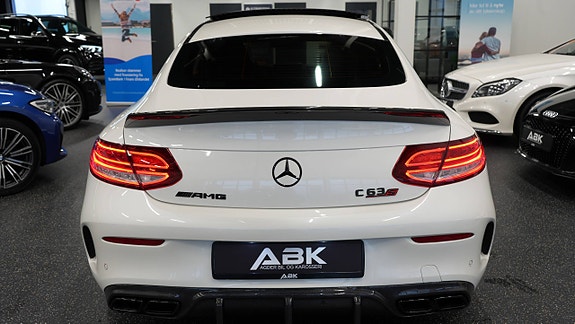 Mercedes-Benz C63 18 of 30