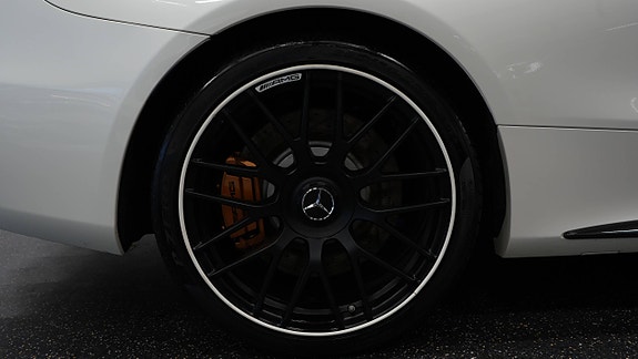 Mercedes-Benz C63 15 of 30