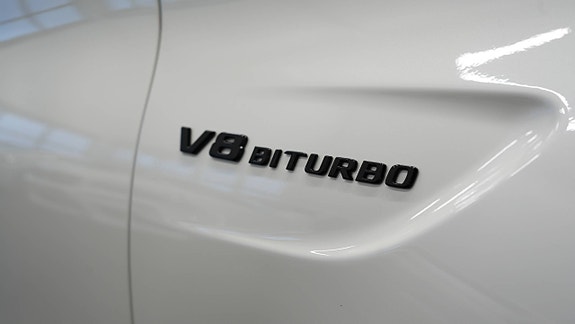 Mercedes-Benz C63 11 of 30