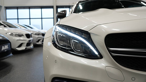 Mercedes-Benz C63 5 of 30