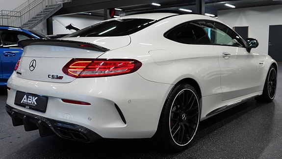 Mercedes-Benz C63 16 of 30