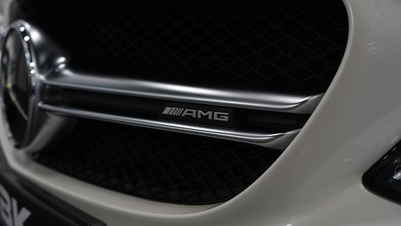 Mercedes-Benz C63 8 of 30