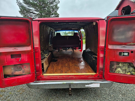Dodge B200 11 of 13