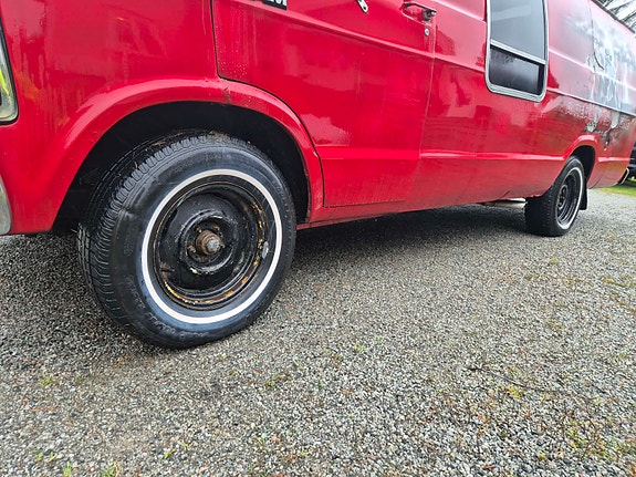 Dodge B200 6 of 13
