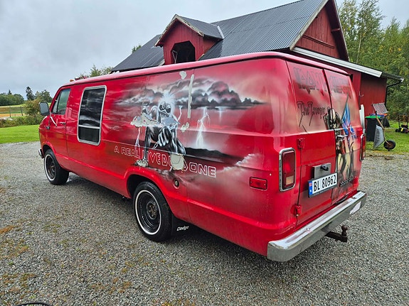Dodge B200 4 of 13