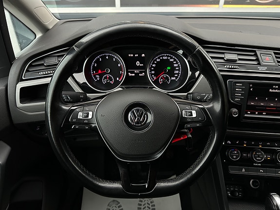 Volkswagen Touran 15 of 30