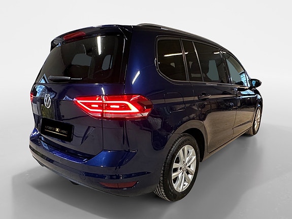 Volkswagen Touran 7 of 30