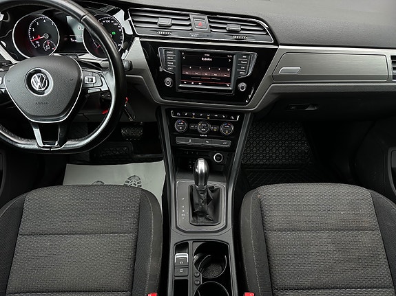 Volkswagen Touran 13 of 30