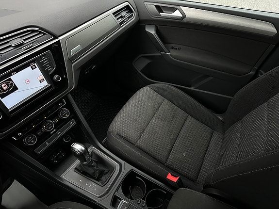 Volkswagen Touran 11 of 30