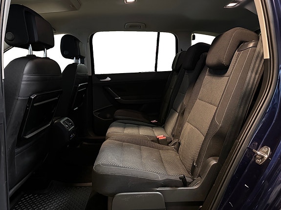 Volkswagen Touran 30 of 30