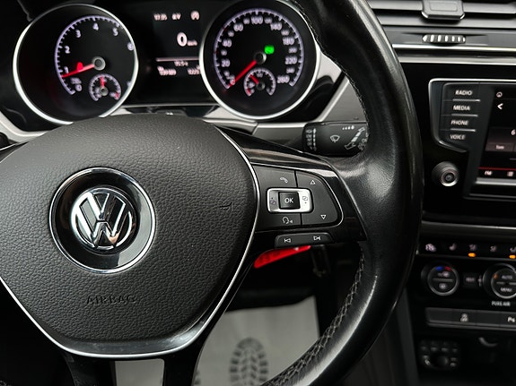Volkswagen Touran 17 of 30