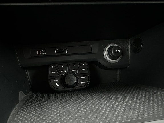 Volkswagen Touran 21 of 30