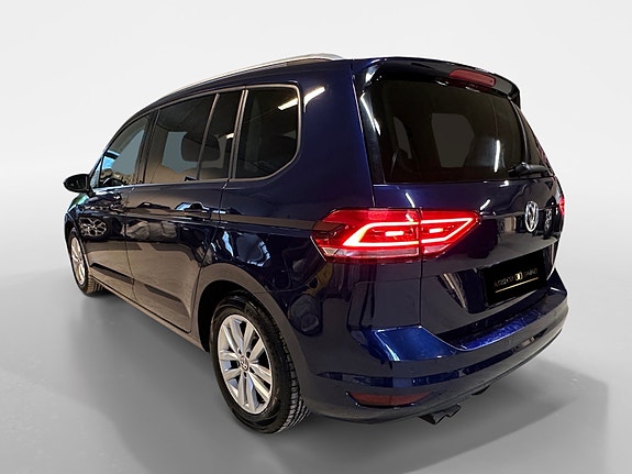 Volkswagen Touran 3 of 30