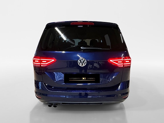Volkswagen Touran 6 of 30