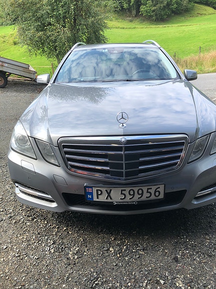 Mercedes-Benz E350 d 2 of 12