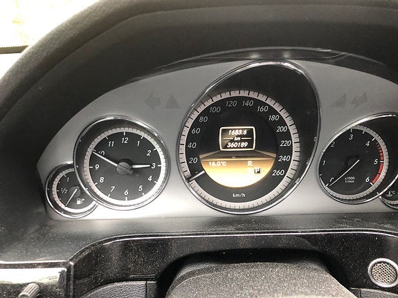 Mercedes-Benz E350 d 9 of 12