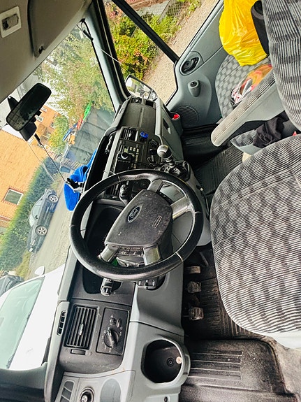 Ford Transit 260S Van 3 of 10