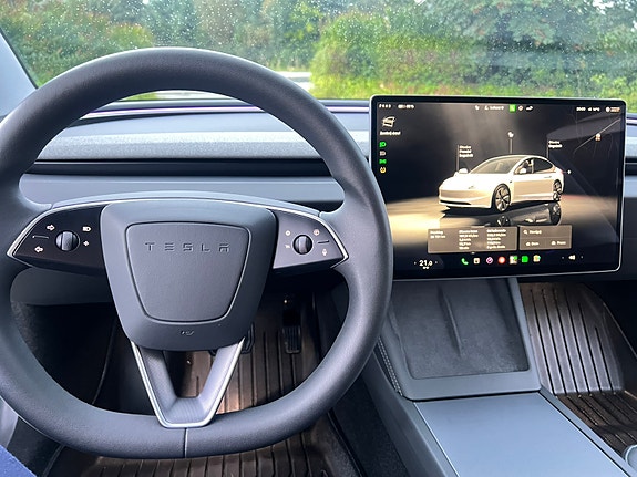 Tesla Model 3 10 of 11
