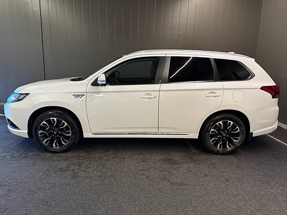 Mitsubishi Outlander 2 of 21